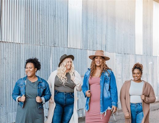 Boost din selvtillid med plus size selskabstøj fra Venus & Mars XL