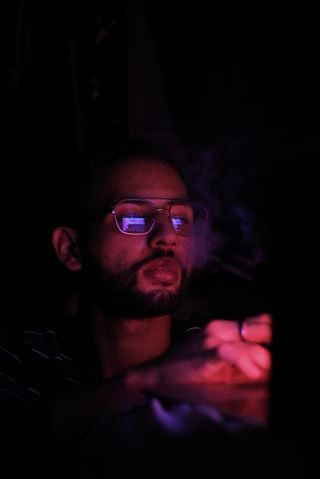 Få de bedste blue light briller, som beskytter dine øjne mod uv-lys fra alle skærme